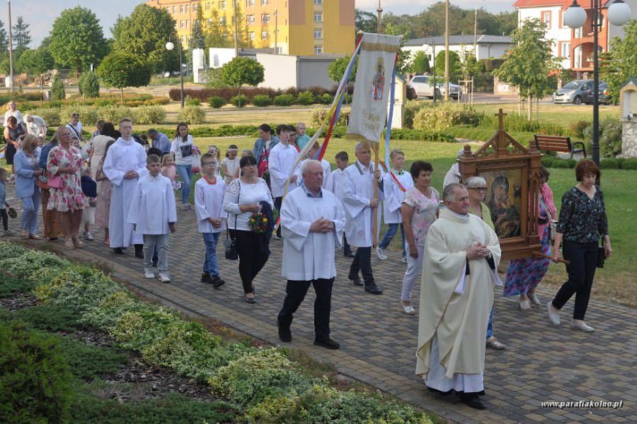 54 Procesja eucharystyczna.jpg